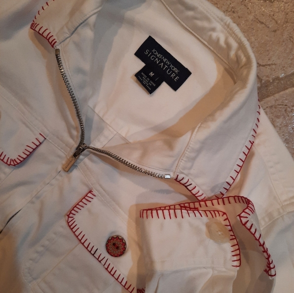 Upcycled White jean jacket shacket embroidered S-M Jones NY - Picture 3 of 4